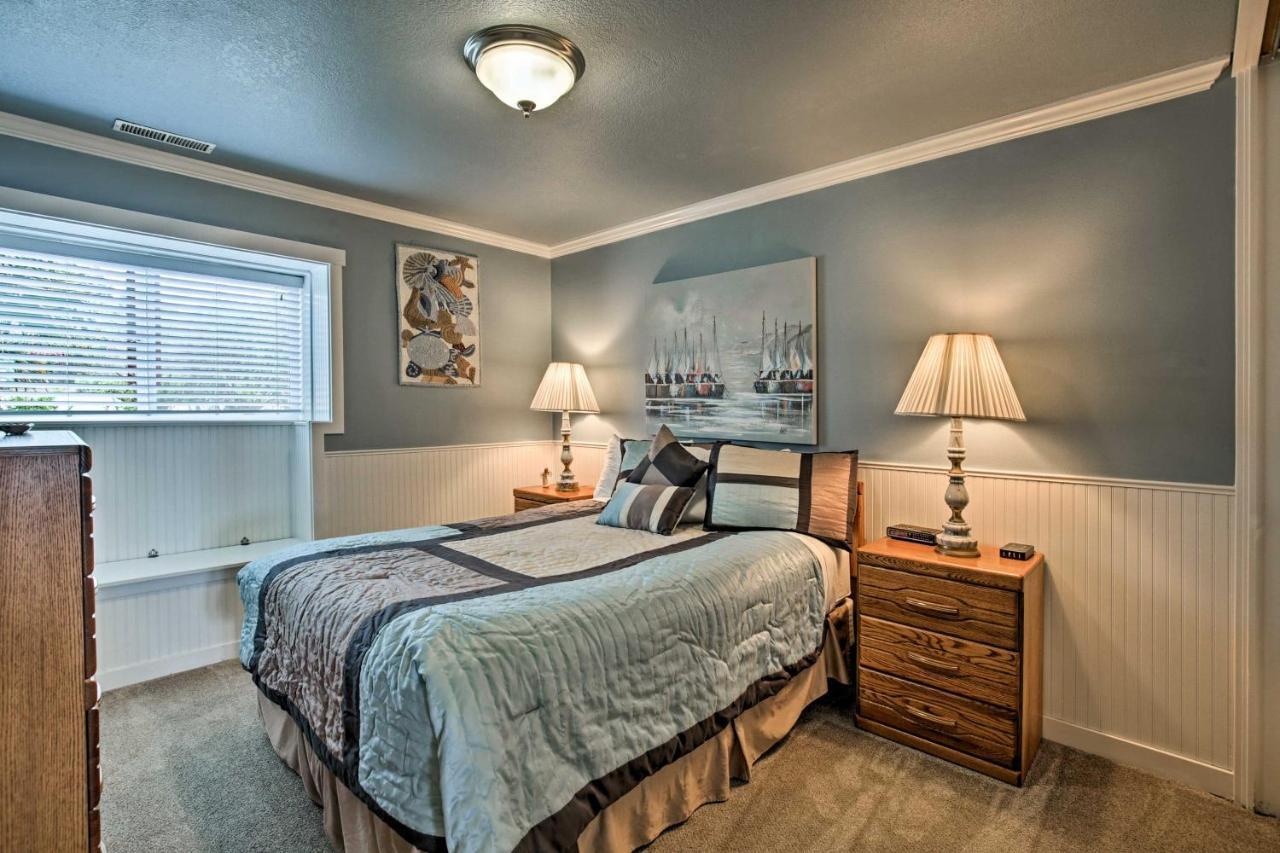 Apartment Beachfront With Patio And Views - Walk To Shore! *