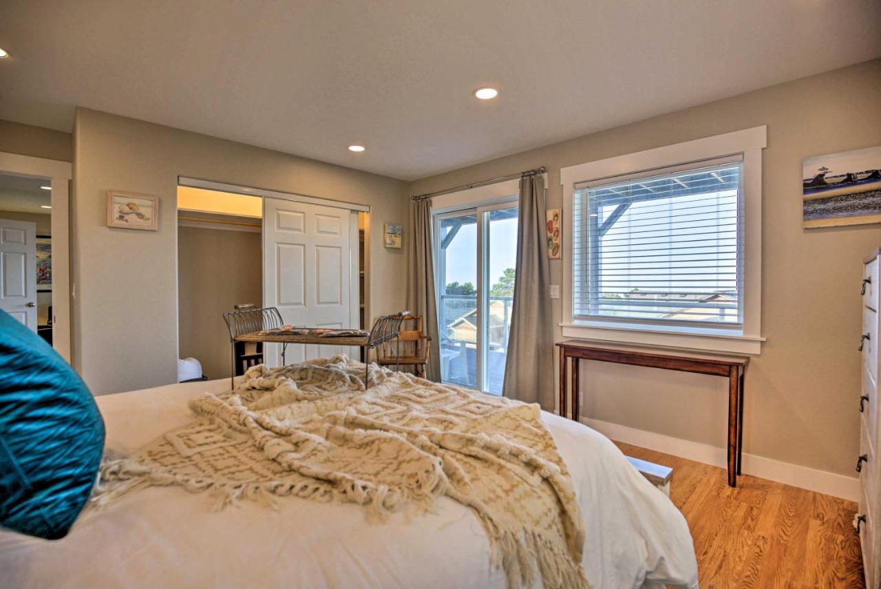 Ocean-view Retreat With 3 Viewing Decks