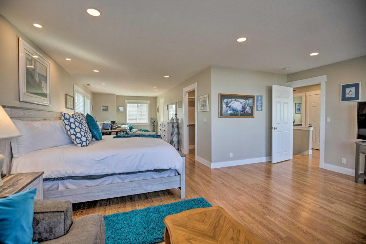 Ocean-view Retreat With 3 Viewing Decks * Lincoln City