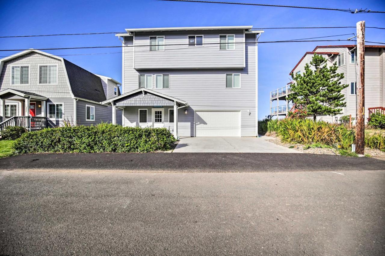 Ocean-view Retreat With 3 Viewing Decks * Lincoln City