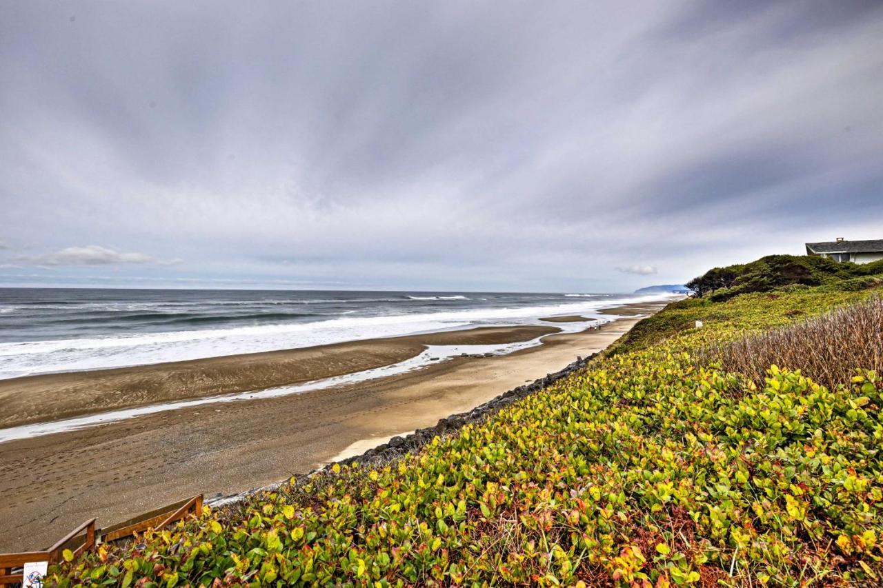 With Balcony And Ocean Views! * Lincoln City