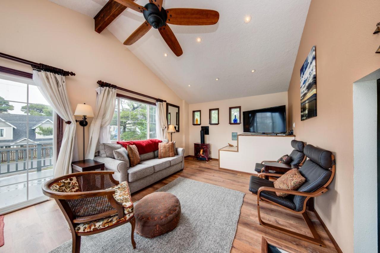 Holiday home Shore Pine Hideaway