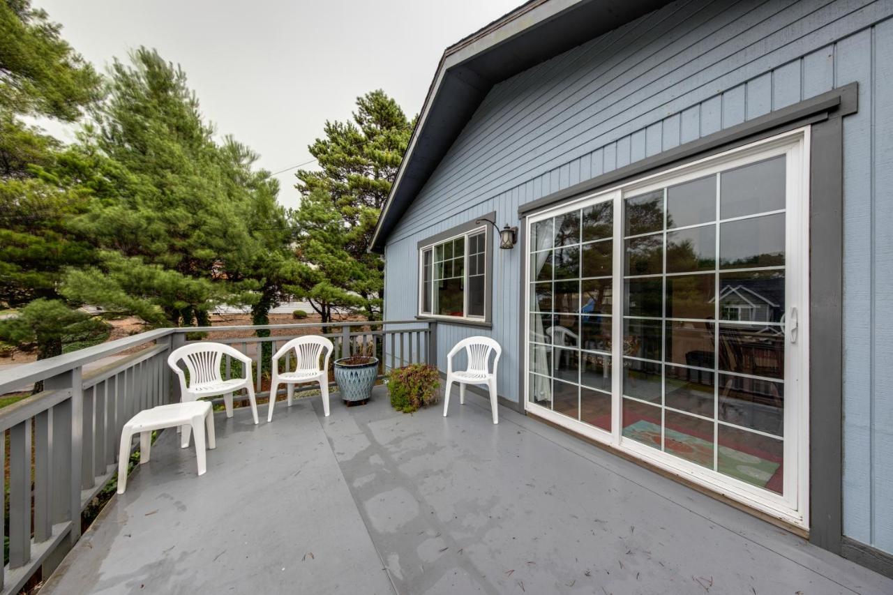 Shore Pine Hideaway Holiday home