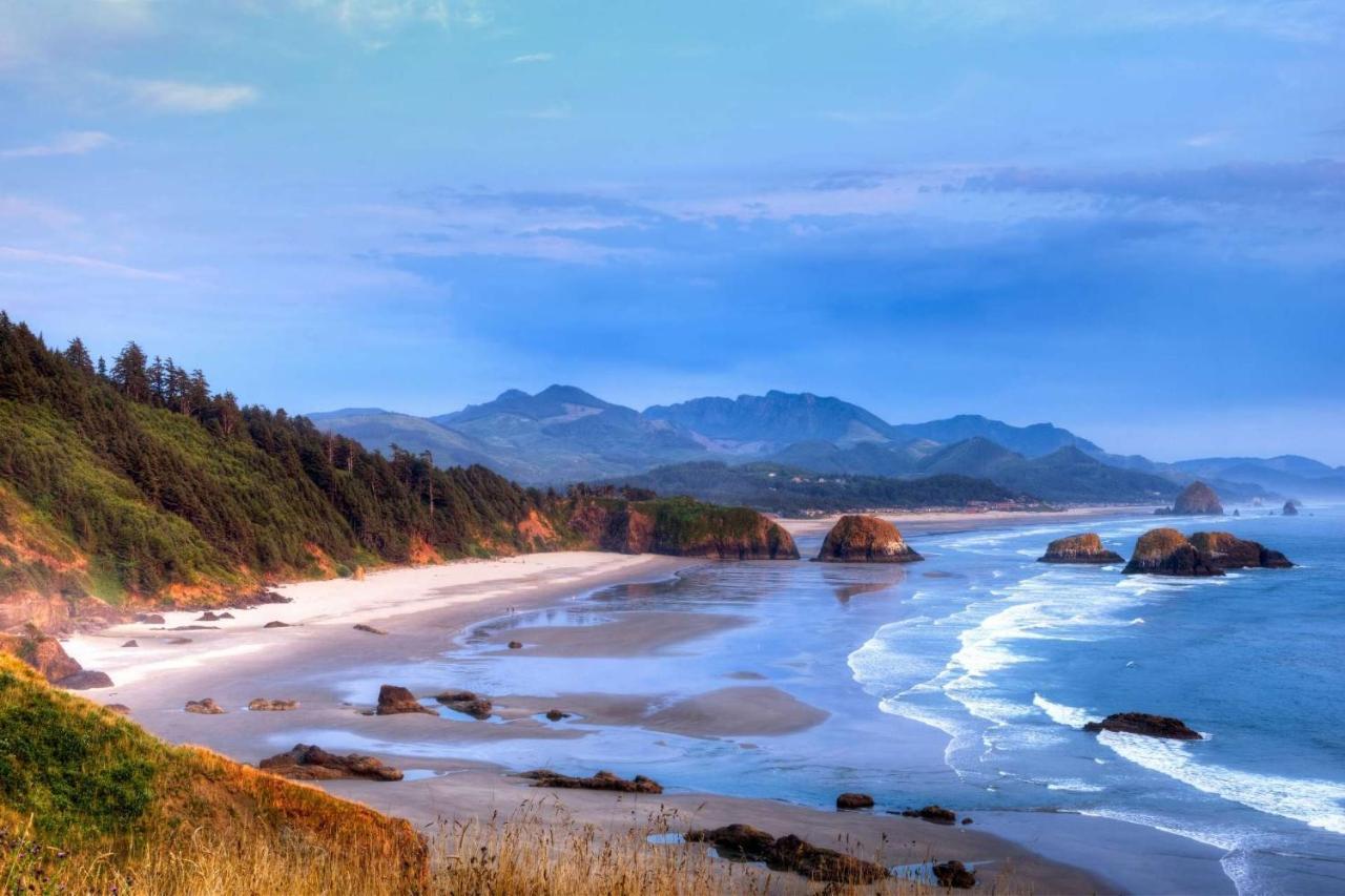 Pacifica * Lincoln City