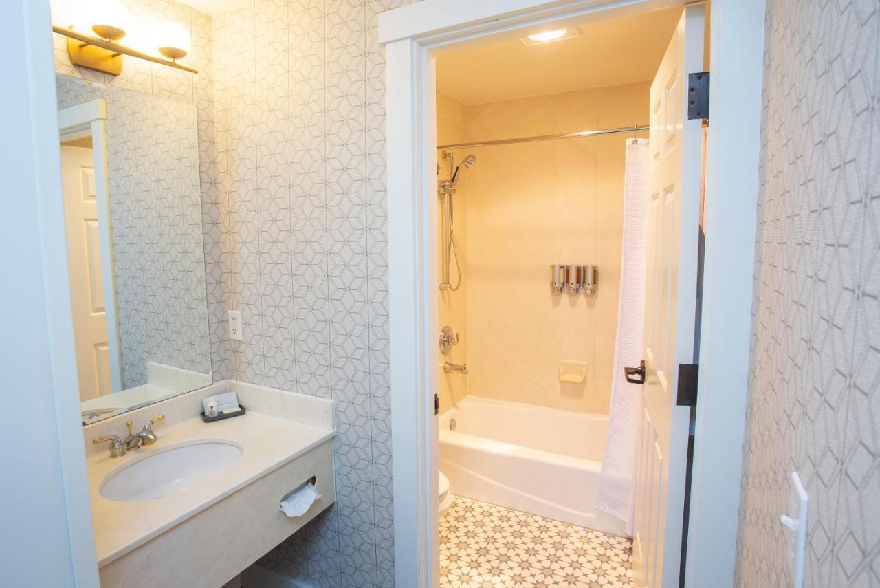 Hotel Shearwater 4*